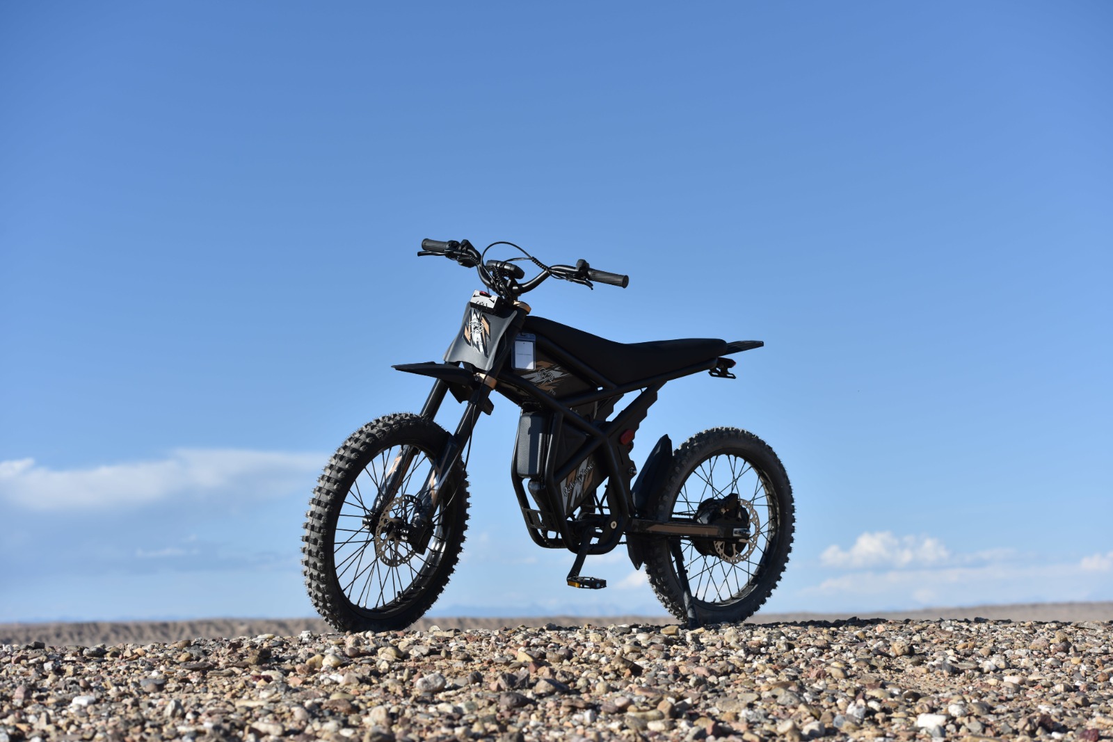 Riding Times GT73Pro върху офроуд терен
