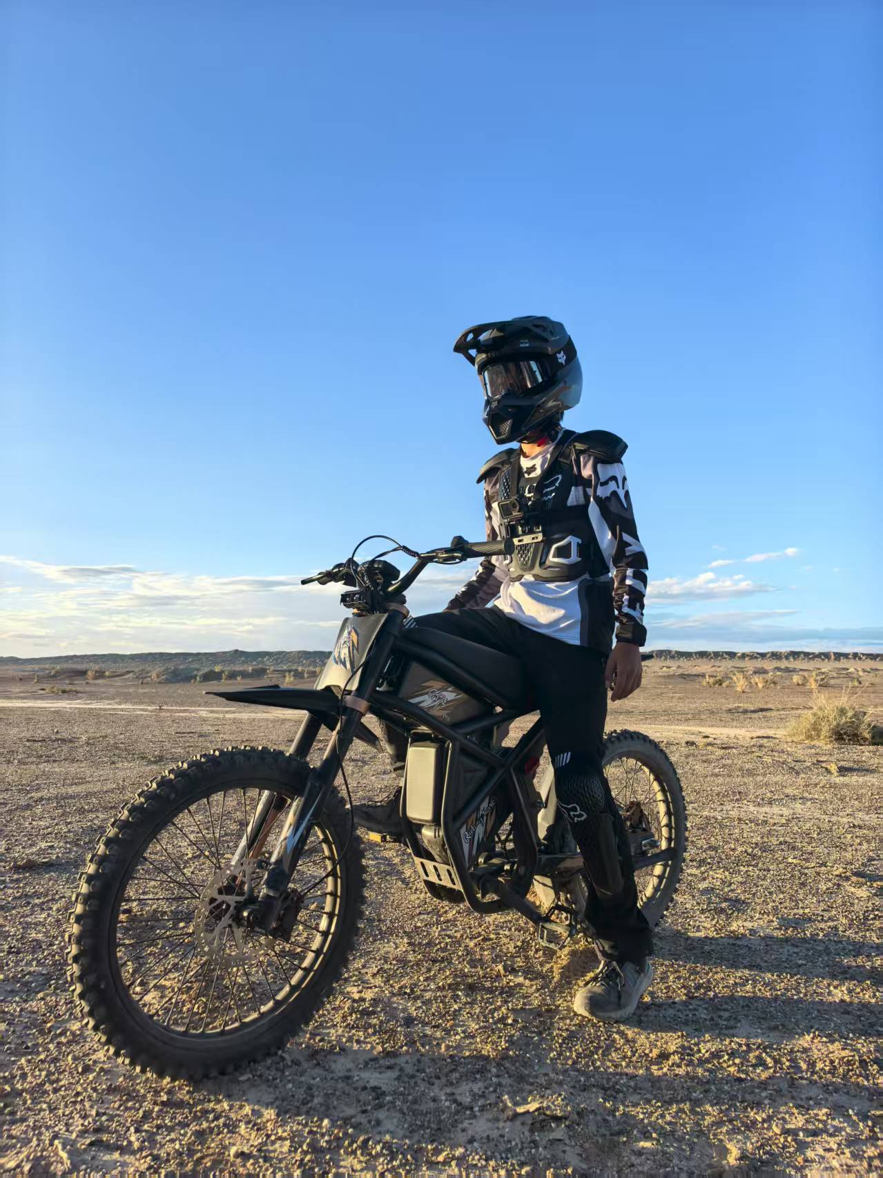 Riding Times GT73Pro с водач на открит терен