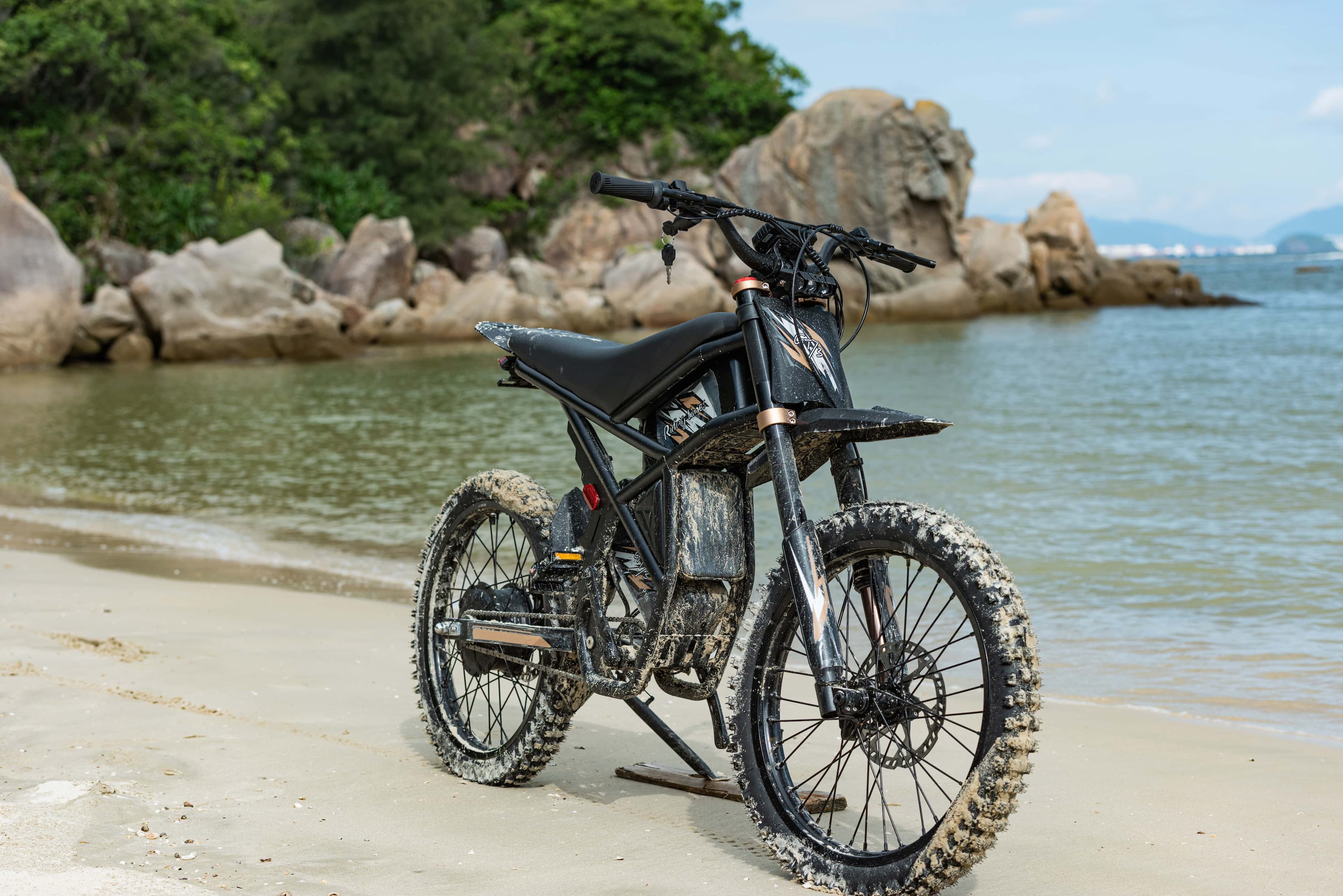 Riding Times GT73Pro на морски бряг