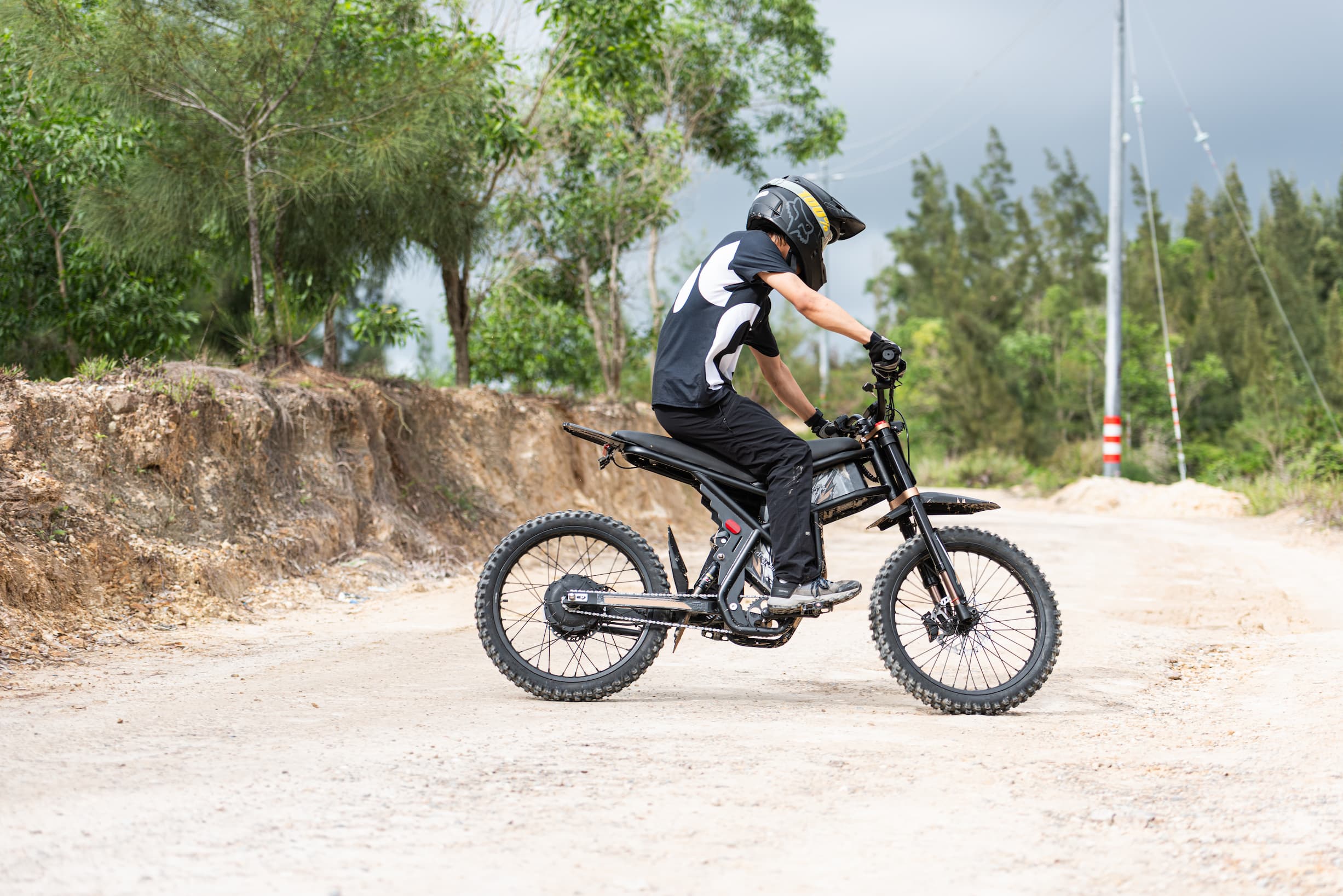 Riding Times GT73Pro на пясъчен бряг